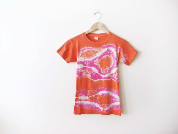 Vintage 60s 70s Tie Dye T Shirt XS S - Fruit of the Loom Orange Pink Acid Dye Ribbed Cotton Knit Shirt - Hippie Shirt